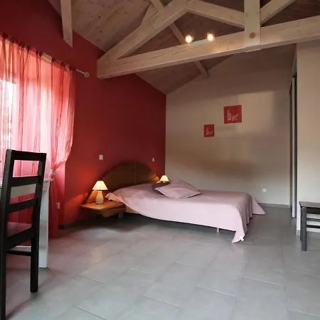 Vakantiehuis Renove, 3 Chambres, Cheminee, Terrasse Et Jardin, Proche Brioude Et Sites Touristiques. - Fr-1-582-231 Saint-Just-pres-Brioude