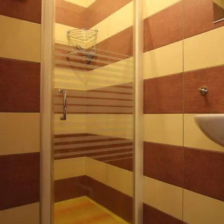 Vakantiehuis Renove, 3 Chambres, Cheminee, Terrasse Et Jardin, Proche Brioude Et Sites Touristiques. - Fr-1-582-231